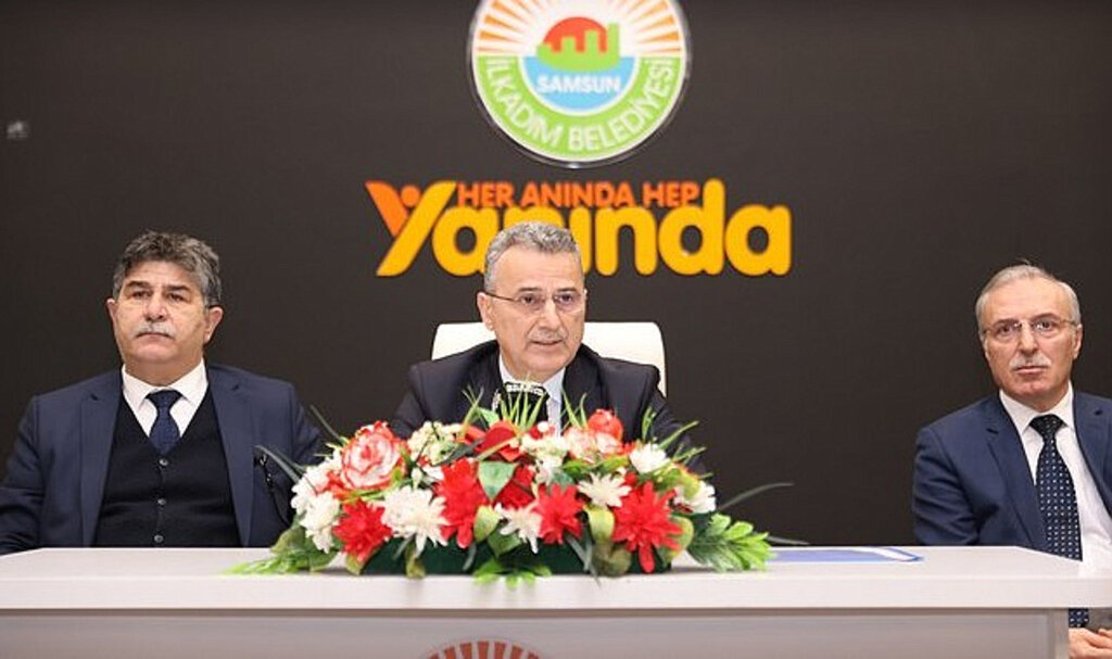 Başkan İhsan Kurnaz Sözünü Tuttu! Sözleşmeler Uzatıldı…
