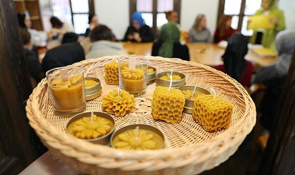 Maharetli Ellerde Bal Mumu Sanat Eserine Dönüştü!
