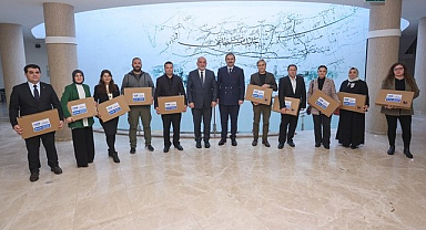 Başkan İbrahim Sandıkçı’dan Öğretmenlere Laptop!