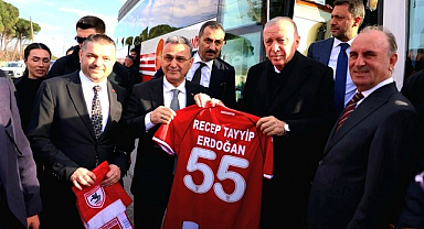 Başkan İhsan Kurnaz'dan Cumhurbaşkanı Erdoğan'a 55 Numaralı Forma!