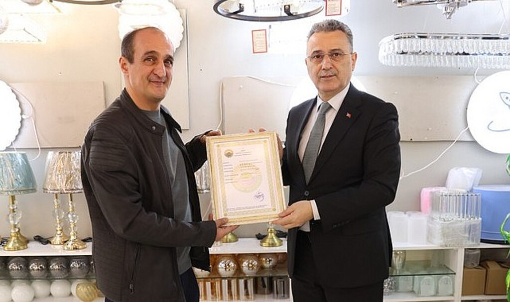 İlkadım’da 2025’in İlk Ruhsatı Başkan İhsan Kurnaz’dan!