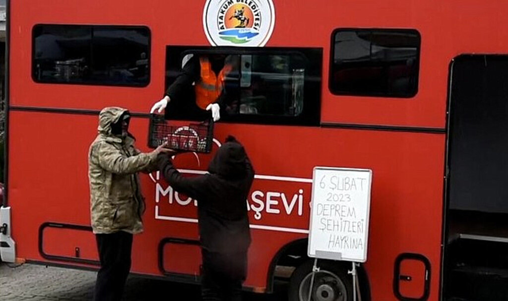 Atakum Belediyesi Mobil Aşevi Deprem Şehitleri Anısına Faaliyet Gösterdi!