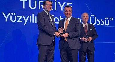 Başkan Halit Doğan’a ‘En Çok Staj İmkanı Sunan Yerel Yönetim’ Ödülü!