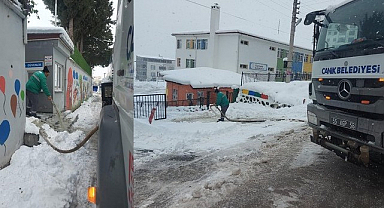 Canik Belediyesi'nden Okullarda Buzlanmaya Karşı Solüsyon Uygulaması!