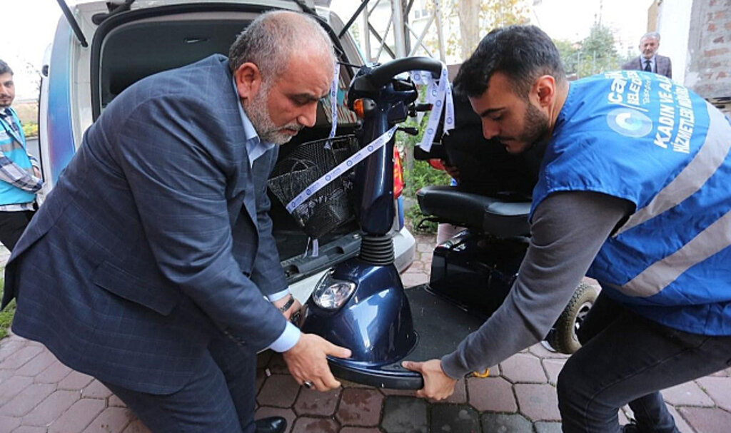 Canik'ten Vatandaşlara 17 Alanda Ayni ve Nakdi Destek!