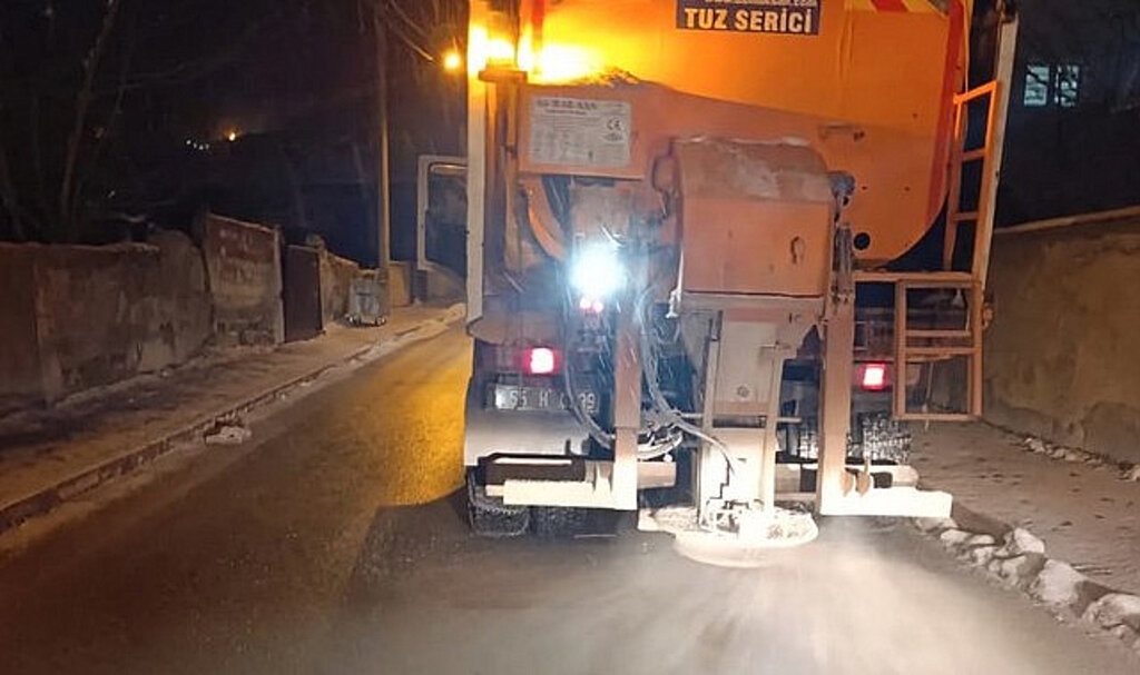 Havza Belediyesi’nden Kesintisiz Karla Mücadele Çalışmaları!