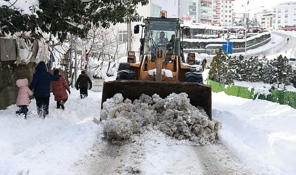 ‘İlkadım’da Karla Mücadele Devam Ediyor’!