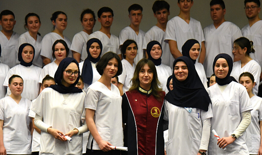 OMÜ Hemşirelik Bölümü Birinci Sınıf Öğrencileri Üniformalarını Giydi!