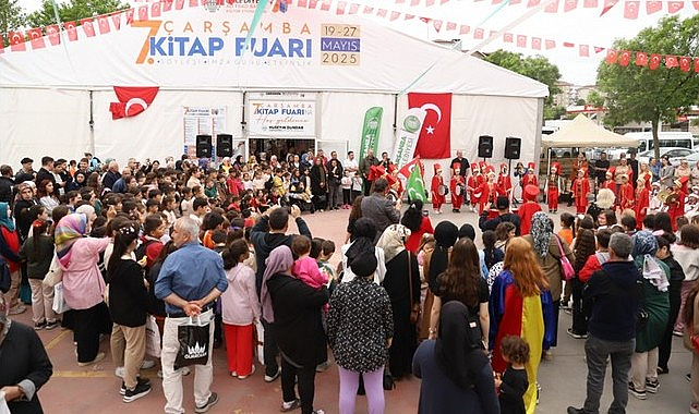 Çarşamba Kitap Fuarı Ziyaretçi Akınına Uğradı!