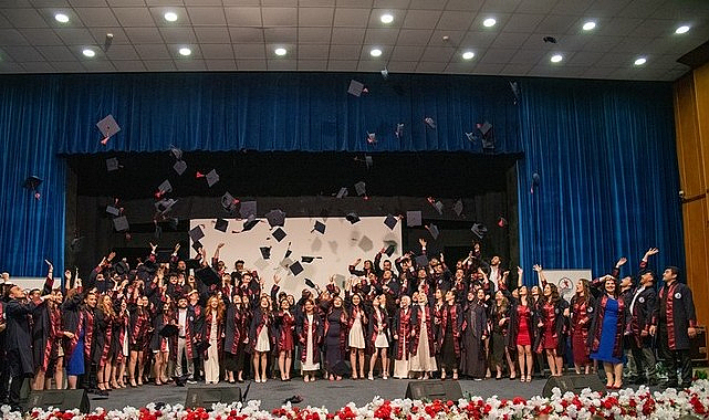 OMÜ’de 2025’in İlk Mezuniyet Coşkusu Yaşandı!