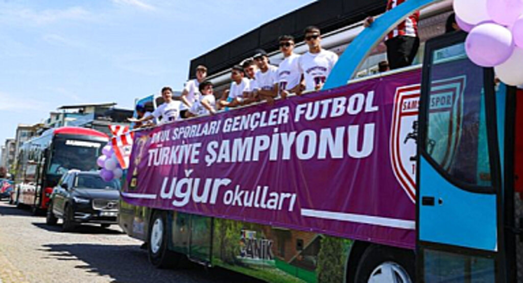 Şampiyondan Uğur Okullarından Şehir Turu!