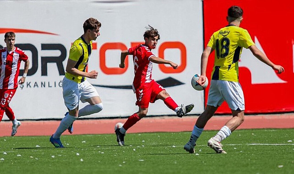 Samsunspor'un Gençleri Fenerbahçe'yi Deplasmanda Mağlup Etti!