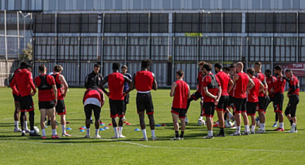 Samsunspor’un Trabzon Yolculuğu Başladı! İşte Muhtemel 11...