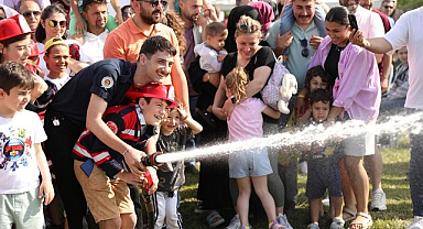 Baba - Çocuk Şenliğinde Renkli Görüntüler!