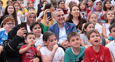 'Bizim Mahalle' Yeniden Çocuklarla Buluştu!