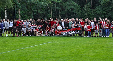 Samsunspor'a Hollanda Kampında Büyük Taraftar Desteği!
