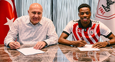 Samsunspor Taraftarı Anthony Musaba'yı Karşılaşmaya Hazırlanıyor!