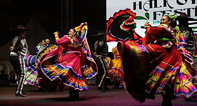 Uluslararası Halk Oyunları Festivali’nin İlk Günü Dolu Dolu Geçti!