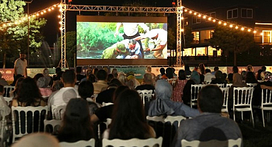 Büyükşehir’in Açık Hava Sinema Geceleri Yoğun İlgiyle Devam Ediyor!