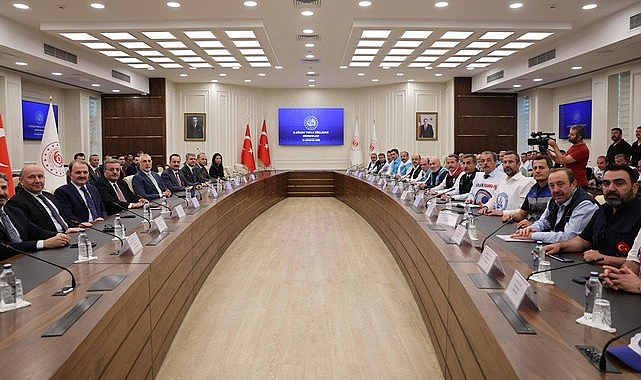 Hükümetten Kamu Görevlilerine Yeni Zam Teklifi