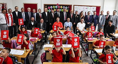 Bu Şehrin Çocukları Samsunsporludur Projesi İle Öğrencilere Onbinlerce Hediye! VİDEOLU