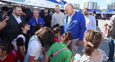 Canik Belediyesi'nden Rekor! CANİKFEST'te 131 Bin 624 Kişi Yapay Zekâ Teknolojisiyle Tanıştı...