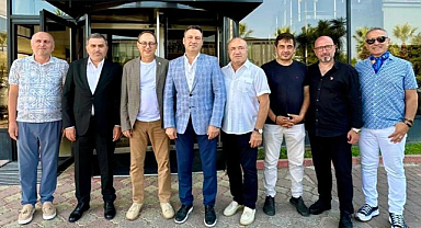 MHP Genel Başkan Yardımcısı ve Samsun Milletvekili İlyas Topsakal ve Beraberindeki Hayet İle Samsiad Başkanı Süleyman Ferşat Eldemir'e Ziyaret! 