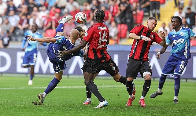 Samsunspor Gaziantep'de Hakemi Geçemedi!
