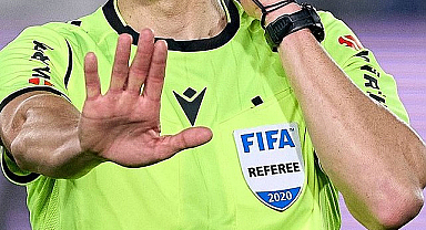 Türkiye – İspanya Maçının Hakemleri Açıklandı!