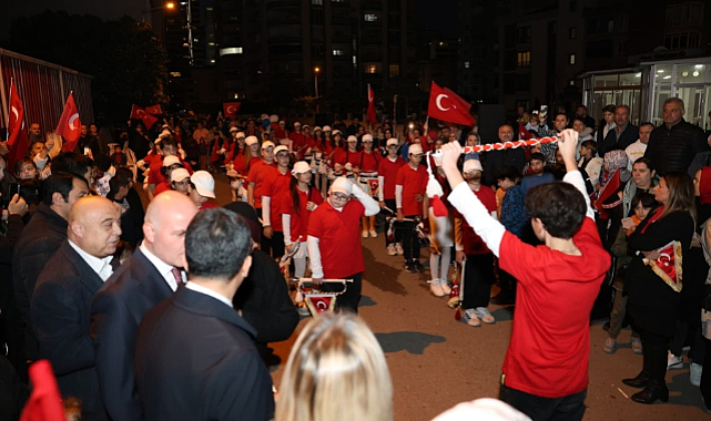 Derebahçe’de Büyük Coşku! Cumhuriyet Bayramı Kutlamalarına Binlerce Kişi Katıldı...