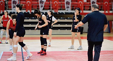 Namağlup Lider Zorlu Koleji, Manisa Deplasmanına Kazanmaya Gidiyor!