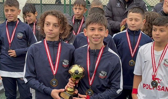 Samsun Kadıköyspor Ordu’da Tüm Maçları Kazanarak Kupayı Aldı!