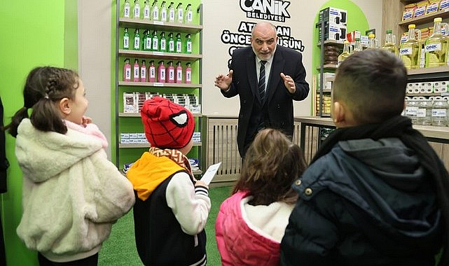 Bu Markette Para Geçmiyor, Gençler Çevre Bilinci Kazanıyor!