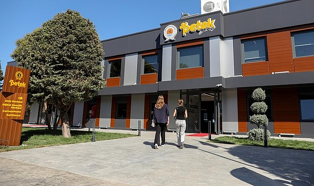 Petek Genç Dijital Gençlik Merkezi’nde Kurslar Devam Ediyor!