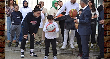 Zorlu Koleji Samsun Basketbol Ve Kaymakam Aydın’dan Anlamlı Buluşma! 'Engel Yok, Sevgi Var'