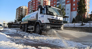 Canik'te Karla Etkin Mücadele! Solüsyon ve Tuzlama Çalışmaları Son Hız!