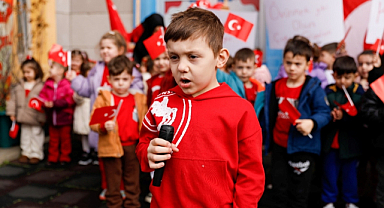 İlkadım’da Minik Yüreklerden Türk Bayrağı’na Büyük Sevgi!