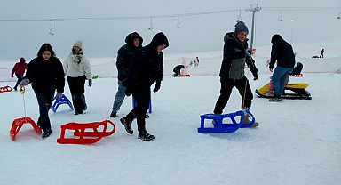 Petek Gençle Gençler Akdağ’ı Keşfe Doydu!