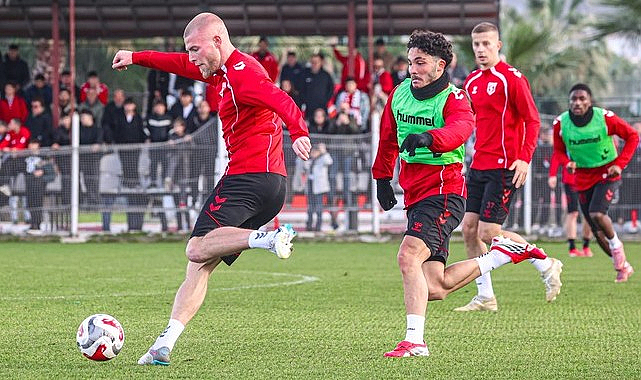 Samsunspor'un Trabzonspor Hazırlıkları Taraftar Önünde Sürdü! VİDEOLU