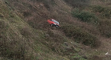 Samsun’da Otomobil Vakıfların Arazisine Uçtu!