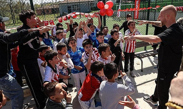 Samsunspor’dan 23 Nisan’a Anlamlı Dokunuş! Çocuklarla Bayram Coşkusu…