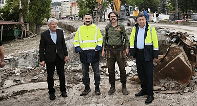 Başkan İkiz ve Kaymakam Ayvat Sahada!