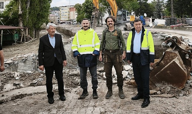 Başkan İkiz ve Kaymakam Ayvat Sahada!