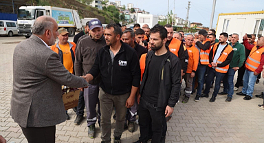 Canik'te Bayram Sevinci! Başkan Sandıkçı Personelle Bayramlaştı!