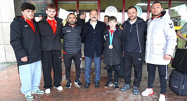 Samsunlu Pehlivanlardan Avrupa Çıkartması! Ömer Aslan’dan Bronz Madalya!