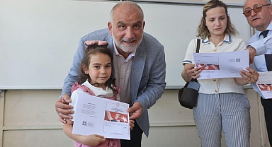 Başkan Sandıkçı Öğrencilerin Karne Sevincini Paylaştı!