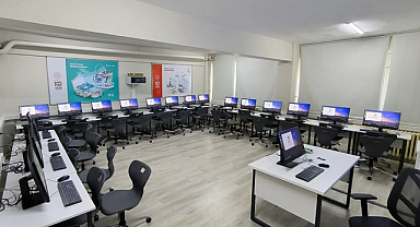 Samsun'da Eğitimde Dijital Dönüşüm Güçleniyor! Okulların Teknoloji Altyapısı Geleceğe Hazırlanıyor!