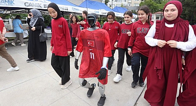 Türkiye'nin Nüfusa Kayıtlı Robotu CANİKMAN Öğrencilerle Buluştu!