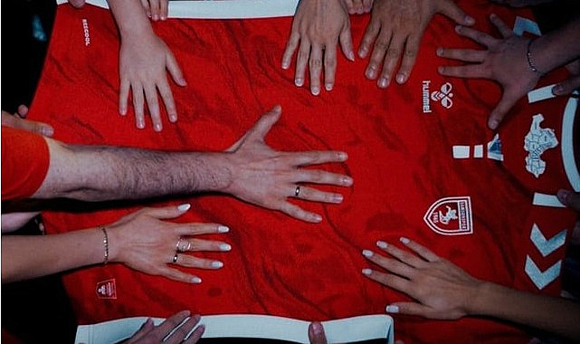 Samsunspor, Forma Satışıyla Lösemili Çocuklara Destek Oluyor!